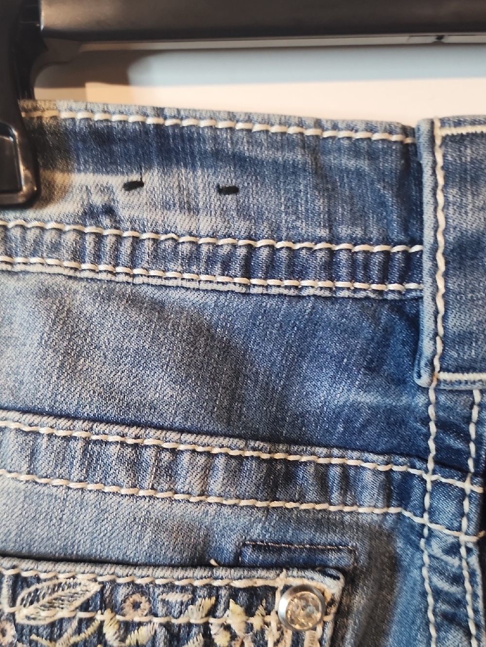 Miss Me Easy Cropped Jeans NWOT Size 31 - Picture 7 of 14